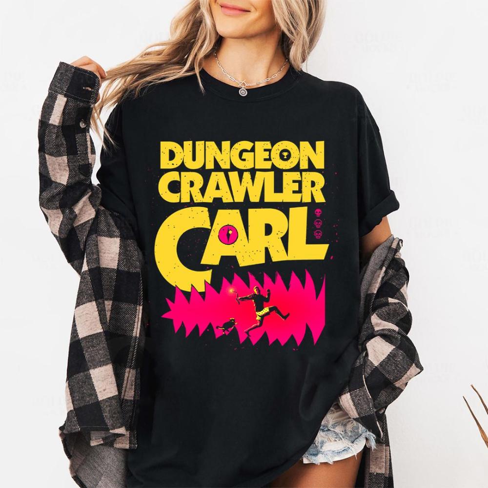 Футболка Carl Dungeon Crawler Футболка для любителей научно-фантастических книг Винтажный стиль Модная графическая футболка Футболка Подарок для женщин Унисекс Футболка