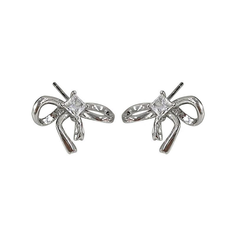 Серьги-бантики с квадратными бриллиантами, маленькие и высококачественные, милые серьги для темпераментных женщин, новый стиль