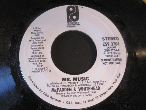 7-дюймовая пластинка MCFADDEN & WHITEHEAD - Mr. Музыка / Хочешь ли ты танцевать ZS93704 Филадельфия в 1979 году США Соул/Фанк Б/У