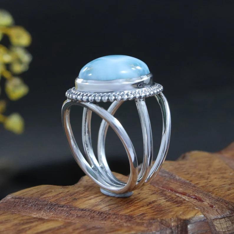 Овальное кольцо с натуральным драгоценным камнем Ларимар, дизайнерское кольцо ручной работы, богемное кольцо, эффектное кольцо, овальное кольцо, кольцо унисекс, свадебный подарок, кольцо из серебра 925 пробы