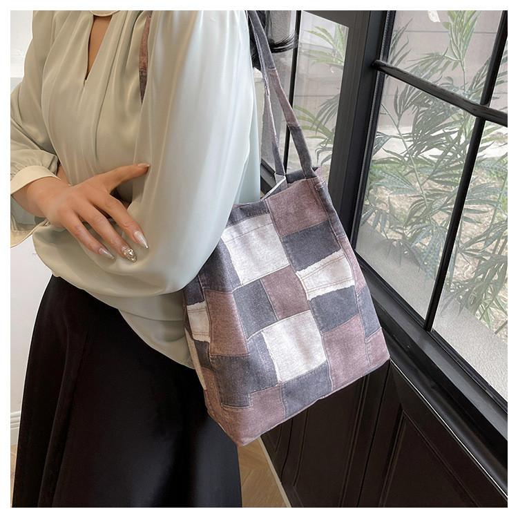 Canvas Tote Bag For Women With Large Capacity And Magnetic Closure For Daily Use
