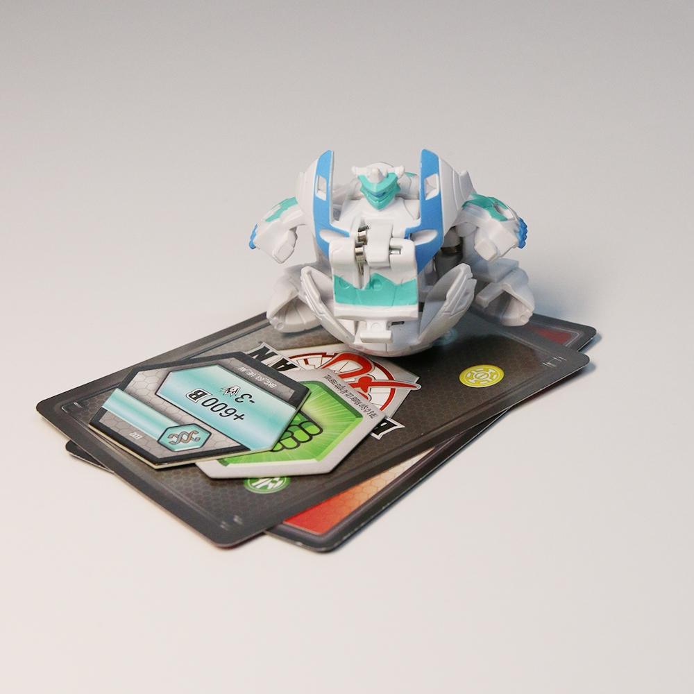 Настольная игра Bakugan Battle Brawlers с прозрачными фигурками и множеством персонажей