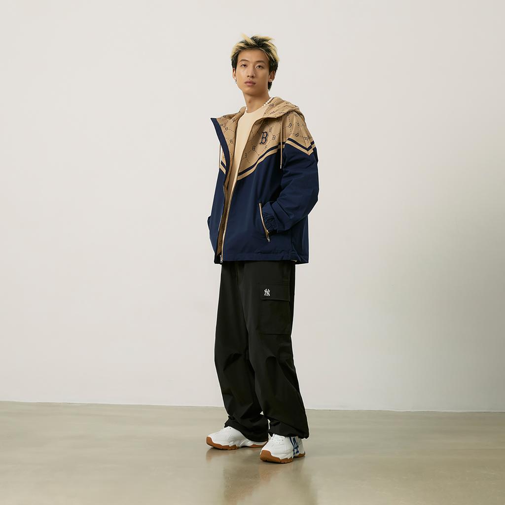 Новая коллекция MLB MONOGRAM Куртка ветрозащитная унисекс Boston Red Sox FW24 Светло-бежевый 3AWJM0144-43BGL