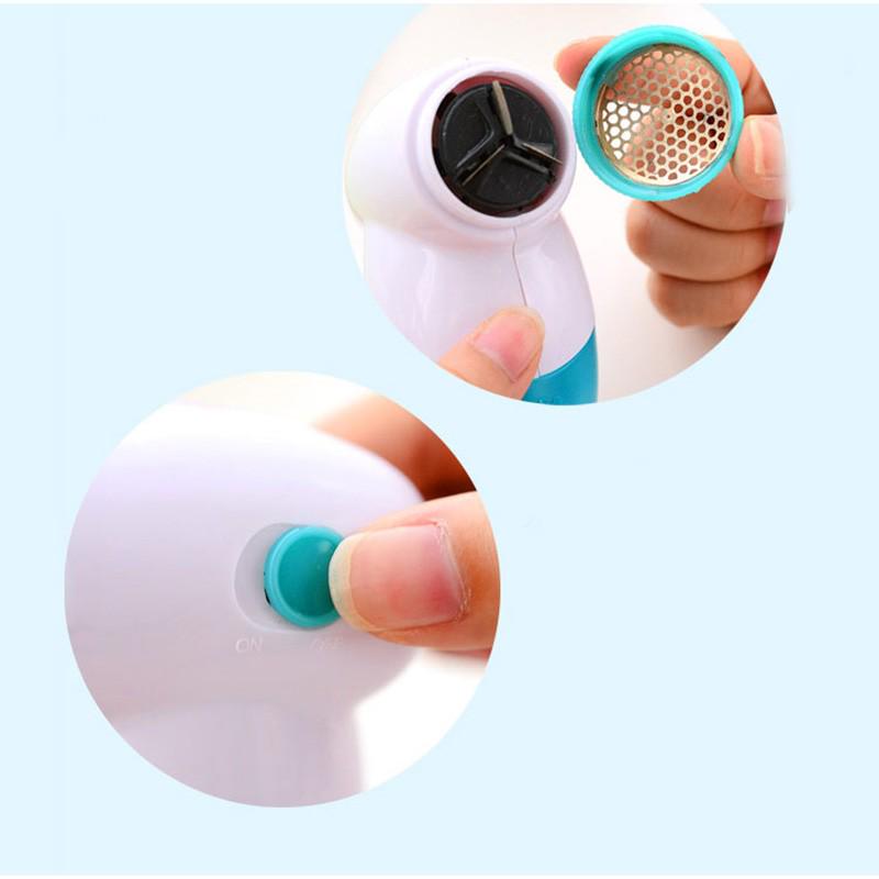 Машинка для удаления катышек с одежды. Работает от пальчиковых батареек