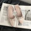 Женские универсальные сандалии с острым носком, верхняя одежда 2025 лето новинка, французский темперамент, туфли-лодочки с мелким вырезом, тренд