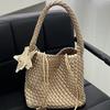 Guns and Guns Niche Champagne Gold Handwoven Bag Portable Tote Bag Casual Lazy Wind Shoulder Bucket Bag Women