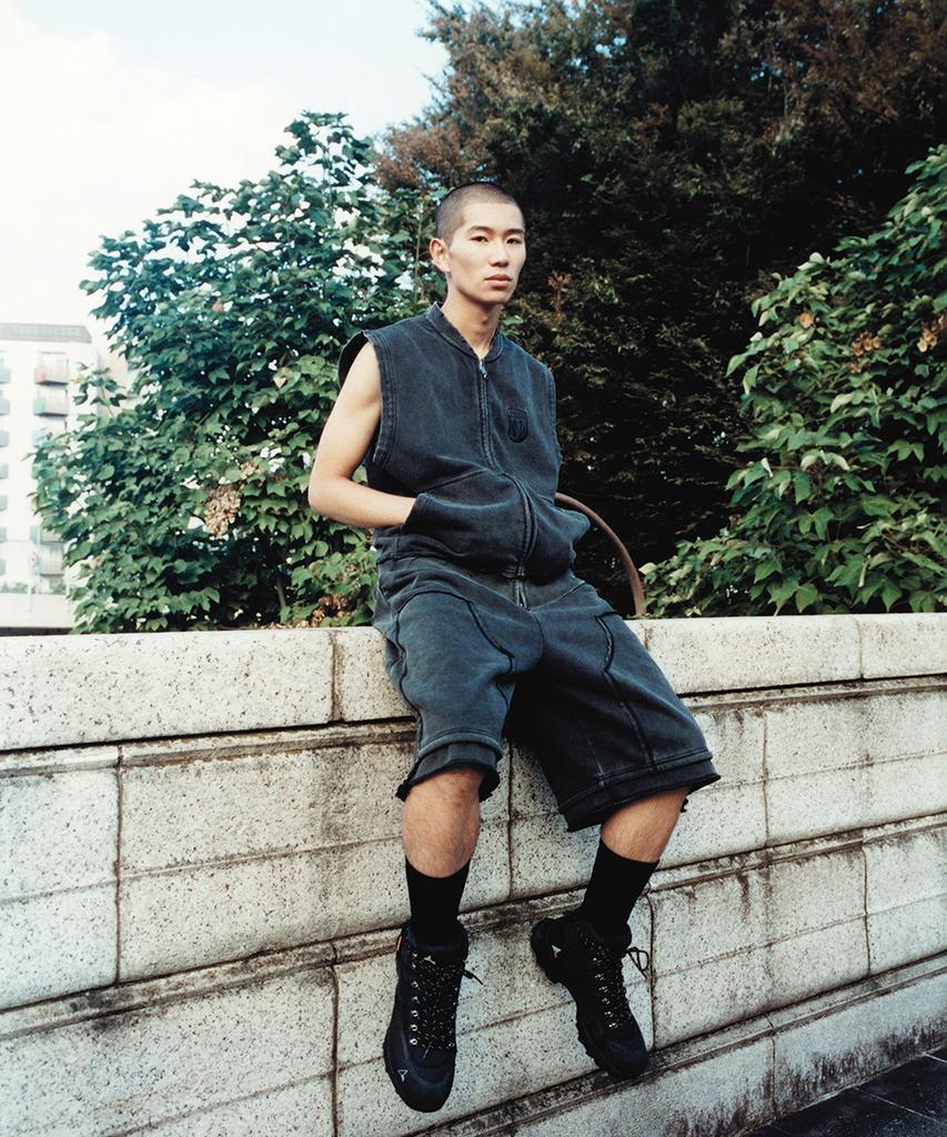 Жилет с вышивкой Nomanual - Выстиранный черный