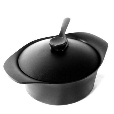 Глубокий чугунный горшок Sori Yanagi Nanbu Ironware, сочетающий в себе простой дизайн, высокую прочность, удобную крышку и практичность. Сделано в Японии. Ручка IH.