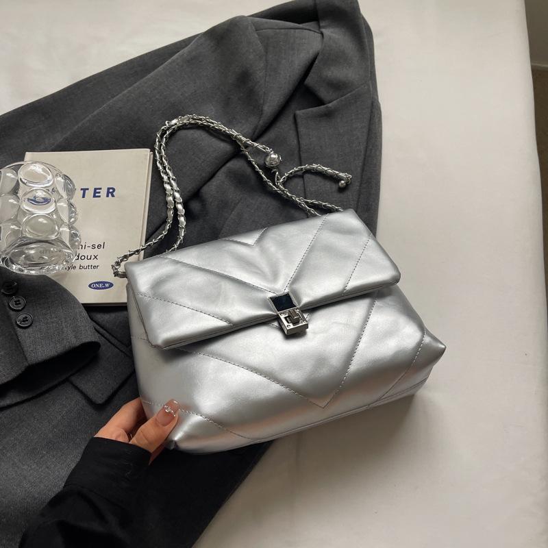 Сумка-цепочка из вышивальной нити женская 2025 новый нишевый дизайн большая вместимость одно плечо косая сумка литературная и элегантная маленькая квадратная сумка