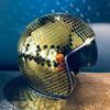 Шлем для дискотечного шара с выдвижным козырьком, регулируемым ремешком на подбородке, блестящей зеркальной шляпой для дискотечного шара, светоотражающим шлемом для взрослых с декоративными дискотечными плитками