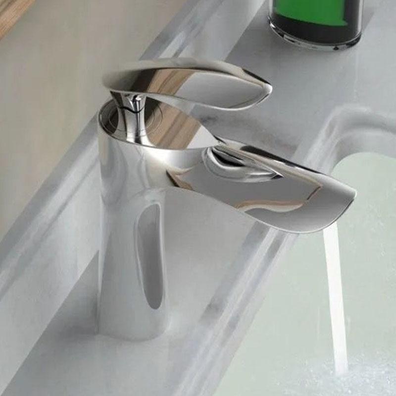 Черный/Золотой Смеситель для раковины в ванной Латунный смеситель Смеситель для раковины Смеситель с одной ручкой Горячей и холодной воды Монтаж на столешницу