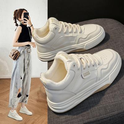 Женские белые туфли на платформе, новинка осени и зимы 2025 года, бархатные теплые и универсальные высокие кеды, студенческие повседневные спортивные кеды на доске