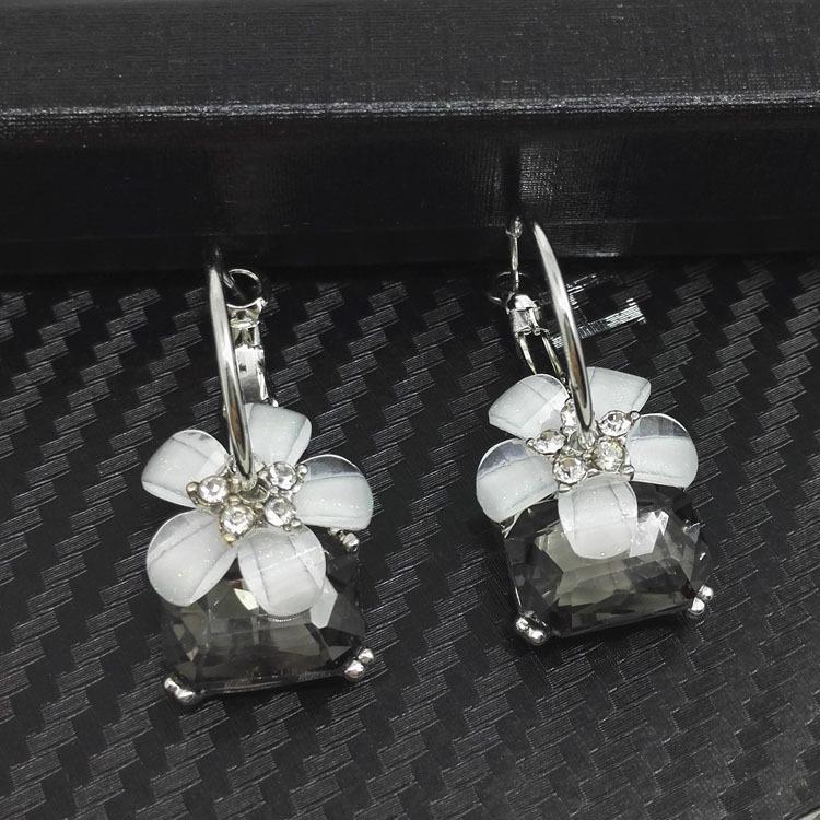 Крупные серьги в виде хрустальных цветов в корейском стиле для женщин