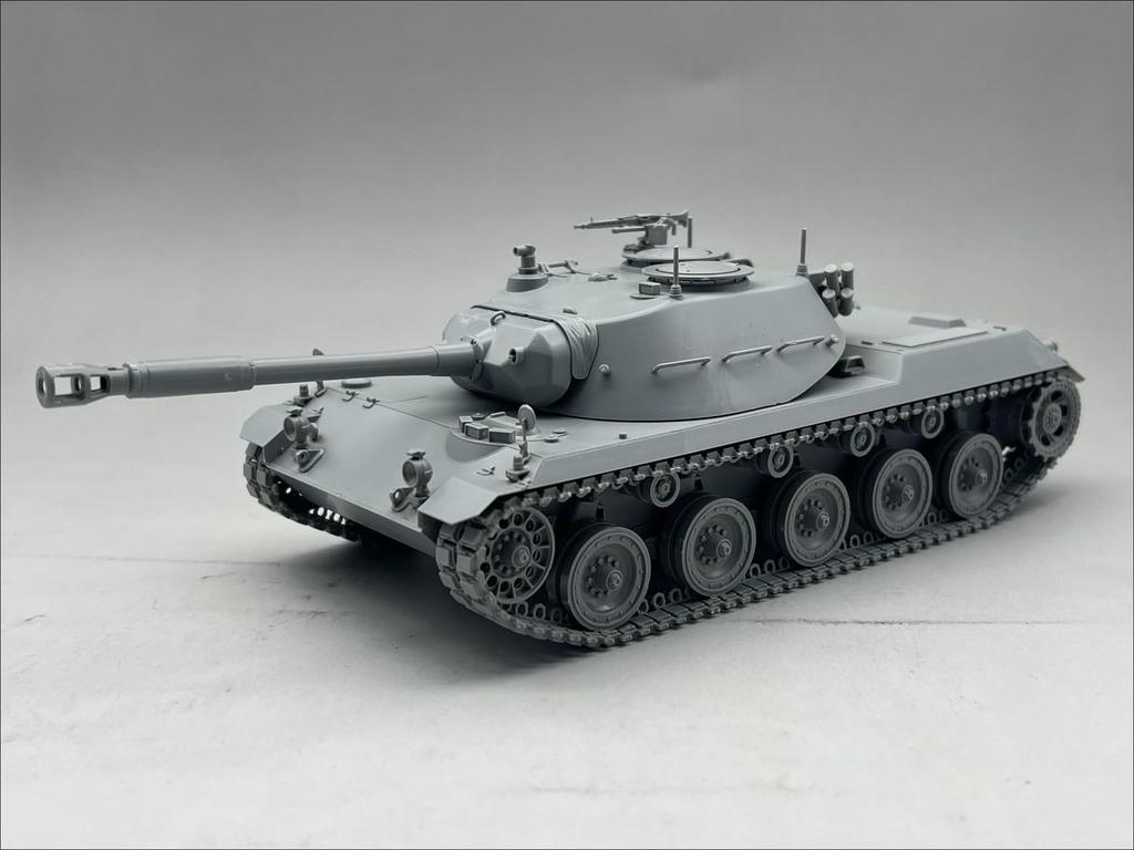 Amusing Hobby 1/35 Scale German Prototype Reconnaissance Tank RU251 Plastic Model Kit AMH35A055