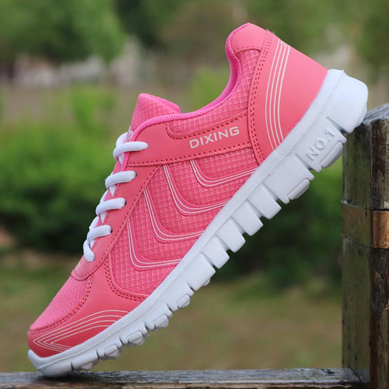 2024 женские кроссовки женские вулканизированные плоские на шнуровке новые модные дышащие сетчатые белые туфли женские повседневные туфли женские большого размера 44