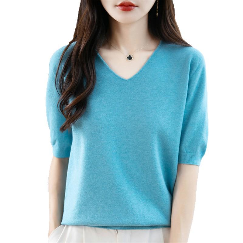 Autumn 2026 V-Neck Women's Knit Pullover Sweater with Short Sleeves - Seamless, One-Piece Design