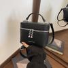 Модная Маленькая Квадратная Сумка с Рисунком Красного Личи Женская Повседневная Универсальная Однотонная на Молнии Сумка через Плечо Новая Дорожная Сумка на Плечо