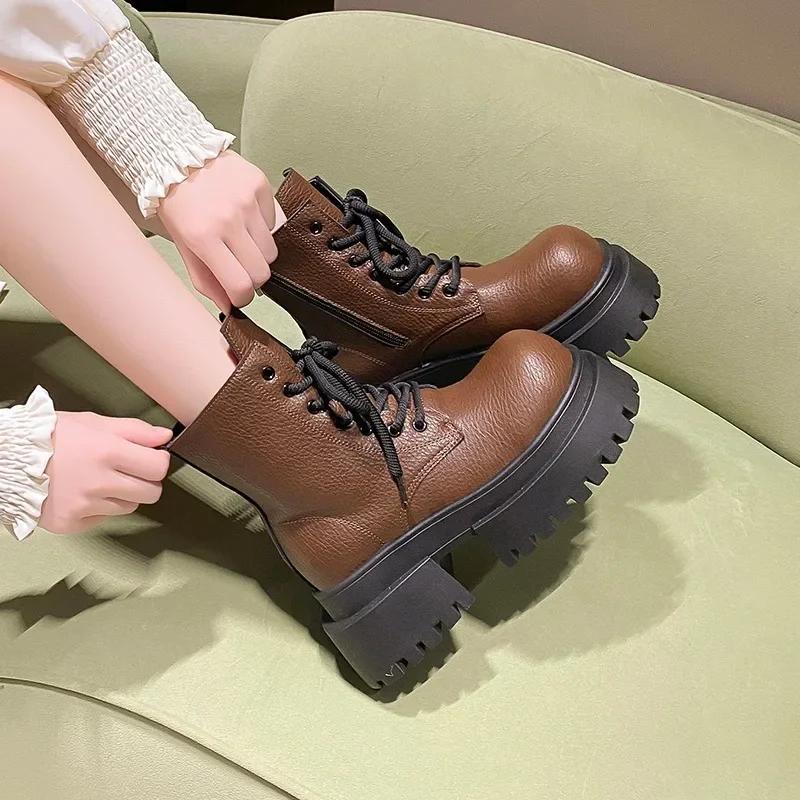 Модные 7 см Женские Ботильоны на Толстом Каблуке на Шнуровке Черные Массивные Ботинки Новые 2024 Зимние Кожаные Ботинки Женские Ботинки на Платформе Панк Высокий Каблук