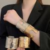 Плиссированный Круглый Открытый Браслет Наруч на Руку Железный Материал 52г Легкий Модный Браслет для Женщин Универсальные Случаи Подарок