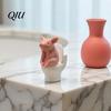 Thinking Pig Ornament Miniature Pink Toilet Figurine, Sitting On Small Figurine Statue, Cartoon Farm Animal Decoration for Home, Office, Bathroom PVC