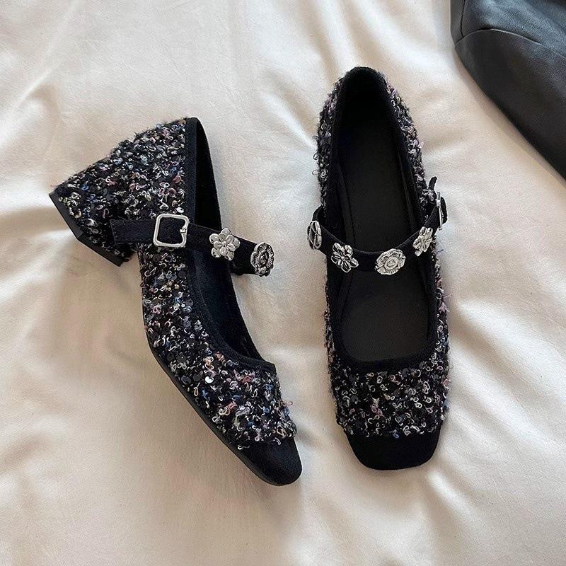 Французские толстые каблуки маленькие ароматные одинарные туфли женские туфли 2025 ранняя весна с юбкой пайетки розовые вечерние туфли Мэри Джейн