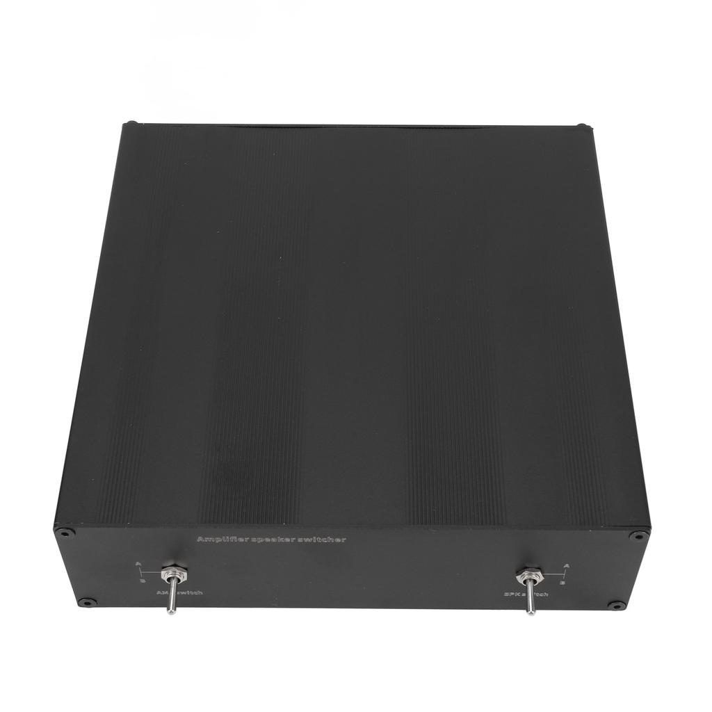 Два усилителя на два динамика, селекторный переключатель, позолоченный медный 4-миллиметровый разъем типа «банан», 2 входа и 2 выхода