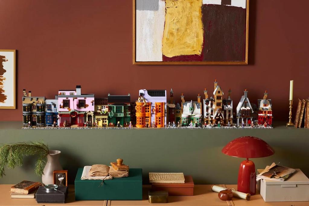 LEGO Harry Potter Hogsmeade Village Limited Edition Domestically Distributed Collector's Edition 76457