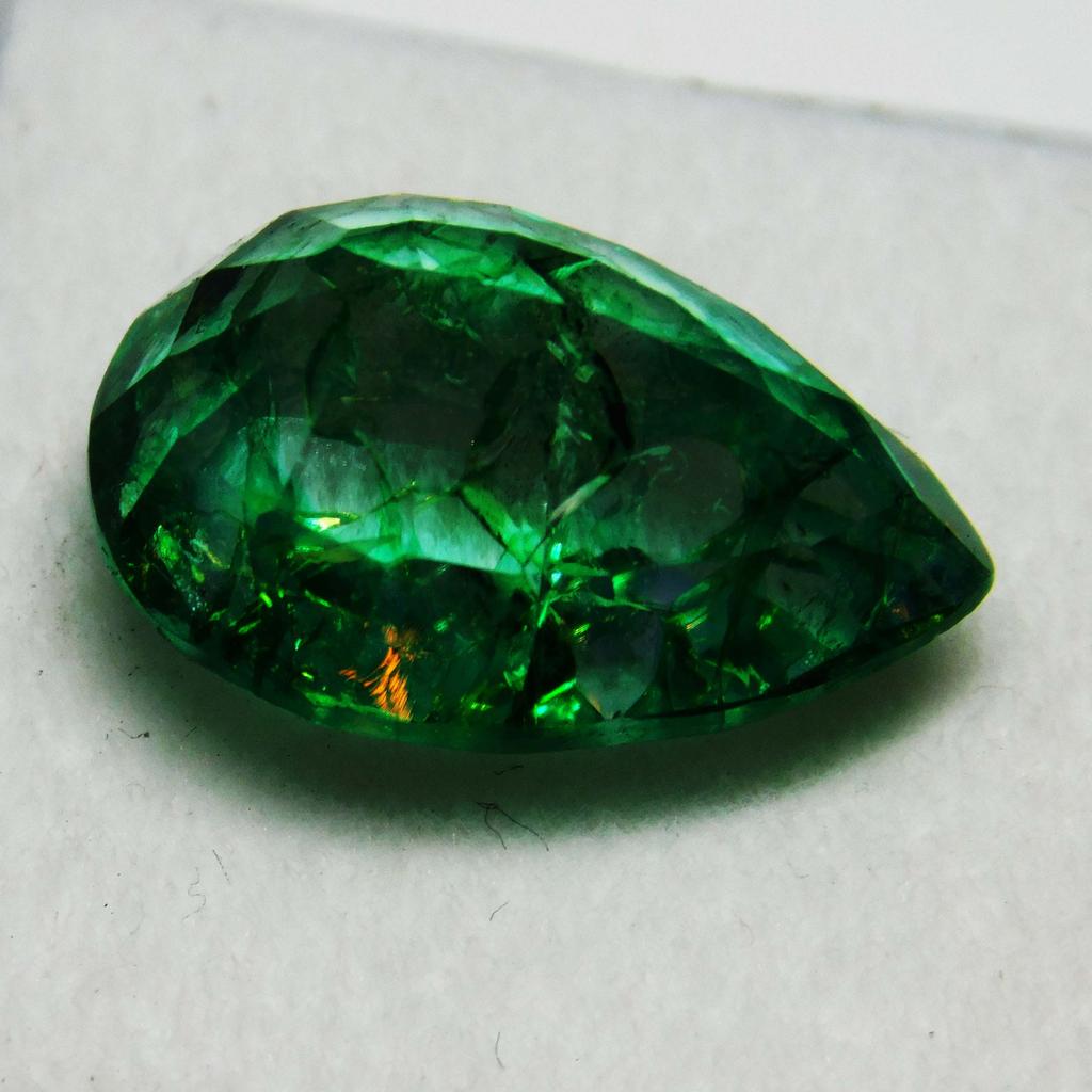 Natural Green Emerald Loose Gemstone 8 ct Colombian Pear Cut for Jewelry Making and Gem Collections
