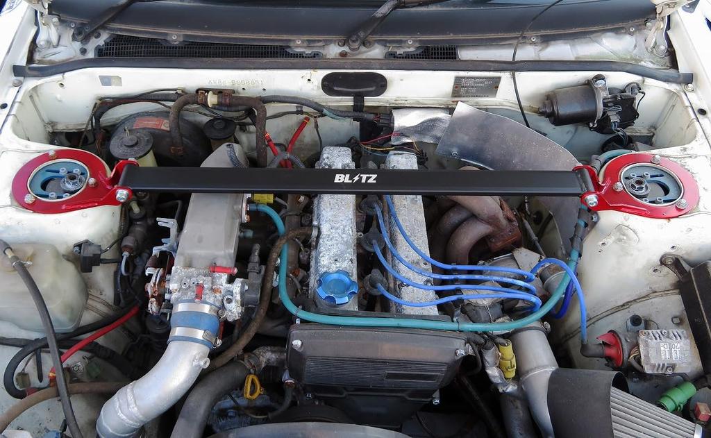 Распорка стоек BLITZ для Toyota Corolla Sprinter и AE86 (Фронт) Левин, Труено, (Код товара 96127)