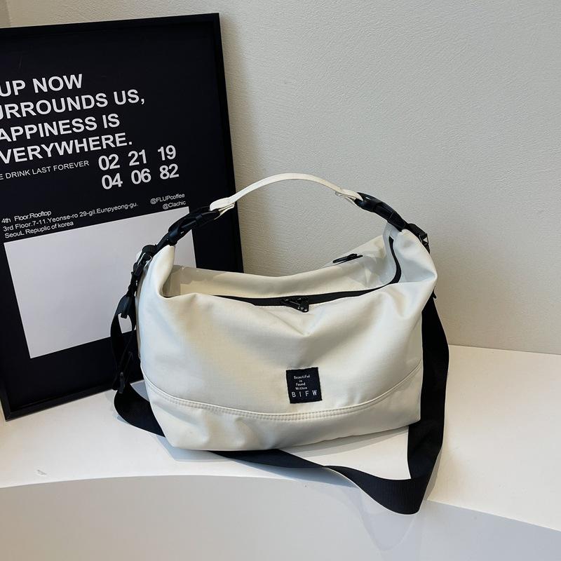 Новая женская сумка через плечо модная личность повседневная 2025 летняя сумка тренд нишевый дизайн сумка-тоут сумка-мессенджер