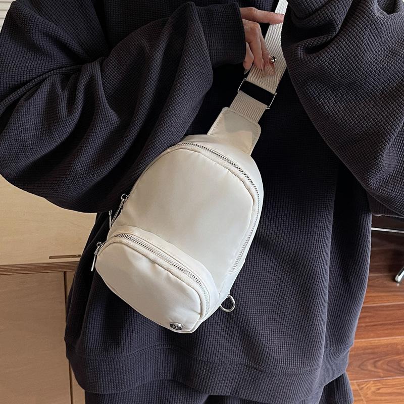 Leisure Out Mountaineering Breast Bag Women's Bag 2025 New Niche Design Messenger Bag Men's and Women's Same Travel Canvas Bag