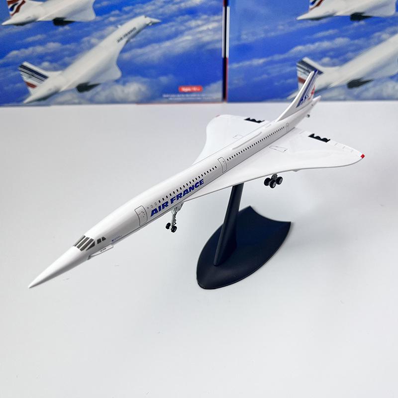 1:Модель сверхзвукового самолета Concorde в масштабе 200 - Коллекция статических моделей из сплава