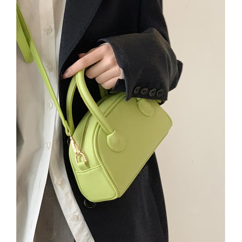 French Niche Design Bag Women's Handbag 2025 New Fashion Shell Bag Simple Shoulder Messenger Bag