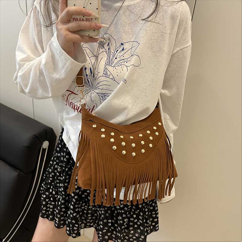 Korean Vintage Rivet Shoulder Bag Tassel Boho Underarm Bag Zipper Suede Handbag Girls Purses and Handbags bolso