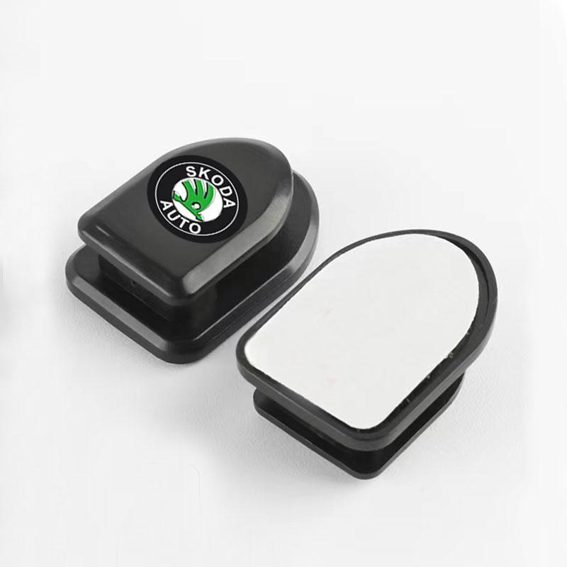 1/2/4 шт. Мини-крючки для автомобиля, крючки для хранения USB-кабеля, наушников, ключей, автомобильные аксессуары для Skoda Octavia Enyaq Rapid Karoq Derivati Fabia Kodiaq Kamiq Superb