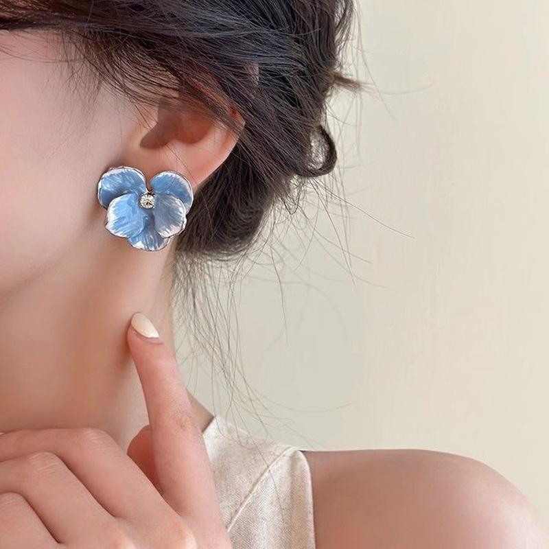 Vintage Color Flower Petal Earrings Luxury Women Travel Seaside Wearable Jewelry Girls Photo Props Fashion Elegent 3D Earring