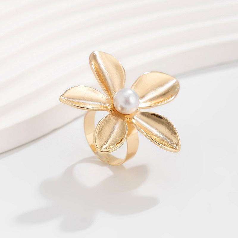 Exaggerated Metal Large Starfish Flower Rings for Women Vintage Gothic Gold Color Geometric Adjustable Finger Ring Zircon