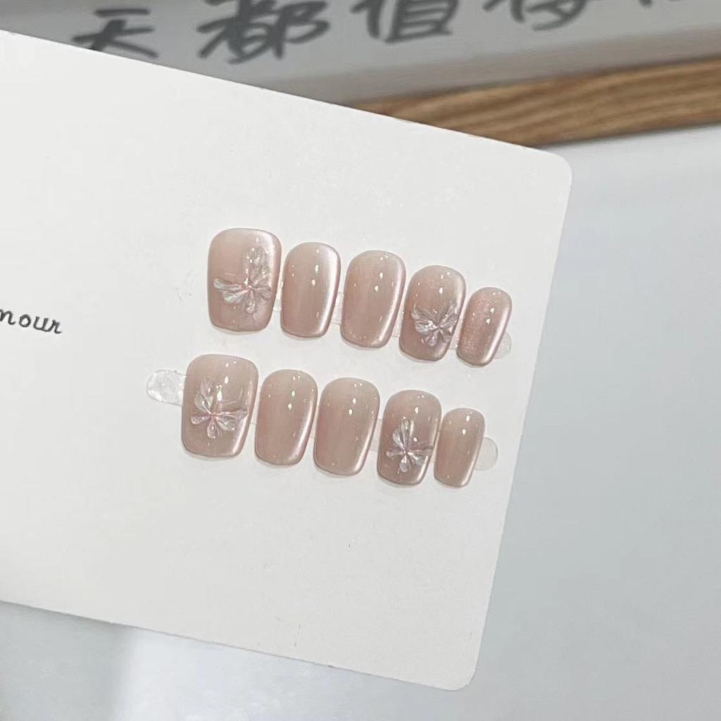 Beating Butterfly Hand-wearing Nail Fake Nail Patch Nail Art Patch High-end Light Bulb Cat Eye Simple Atmosphere