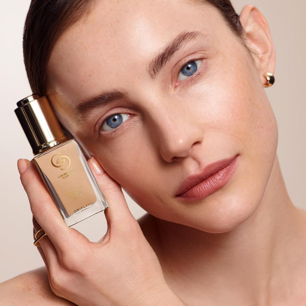 Oriflame Giordani Gold Eternal Glow Foundation Spf 25 - Vanilla Neutral 30 Ml