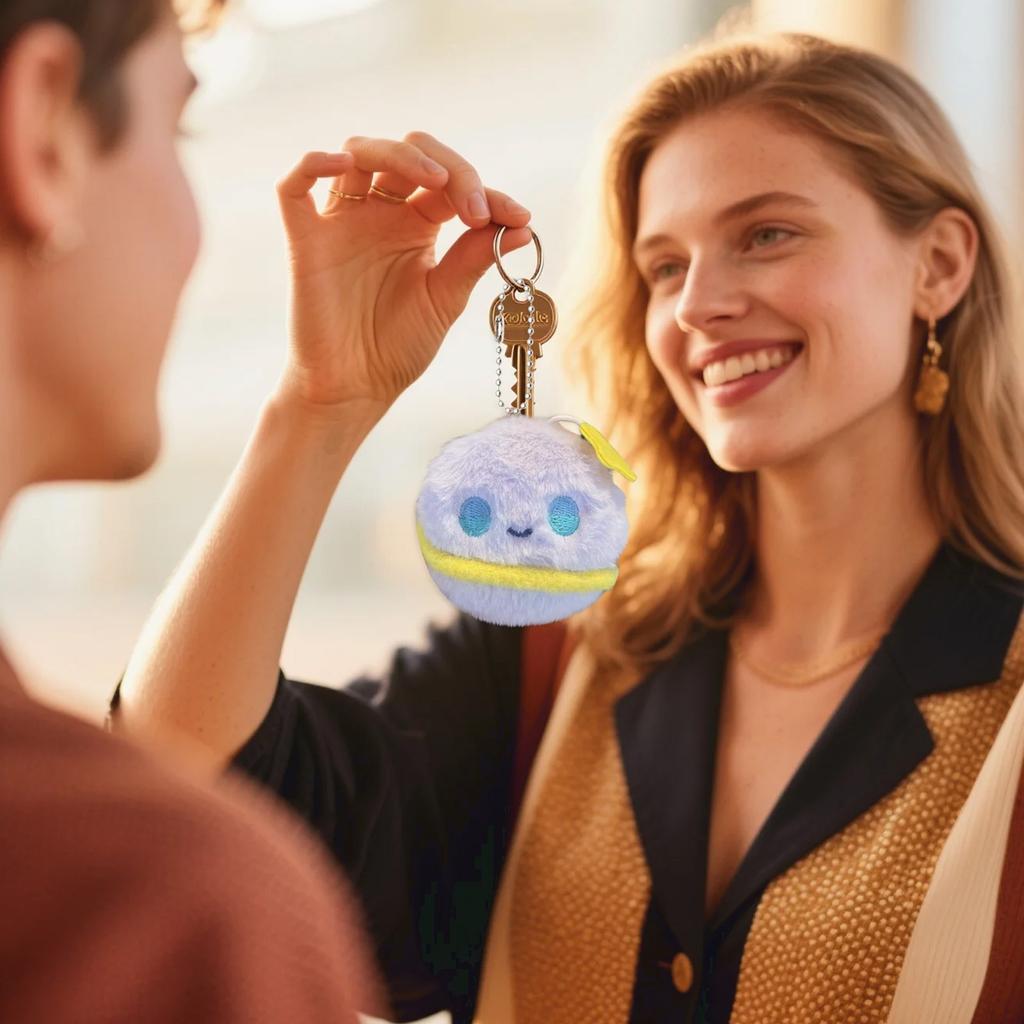 Эта милая плюшевая игрушка - отличный подарок-сюрприз для друзей.