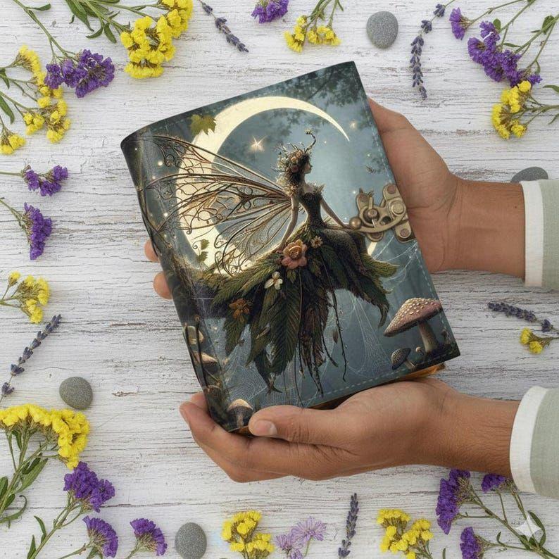 Гримуар ручной работы из кожи в стиле «фея» – Книга теней с замком, дневник колдовства, книга заклинаний, викканский блокнот, языческий дневник, магический дневник в подарок.
