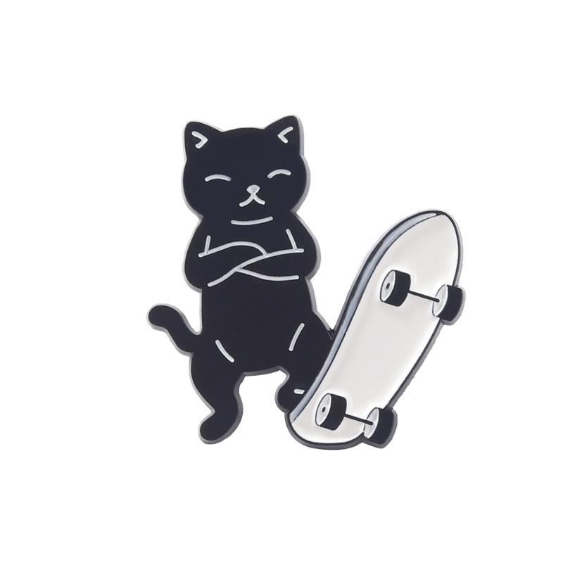 Cartoon White Black Return Board Cat Alloy Brooch Metal Pin Bag Accessory Badge Pines Metálicos for Hats Clothing Bags Sewing