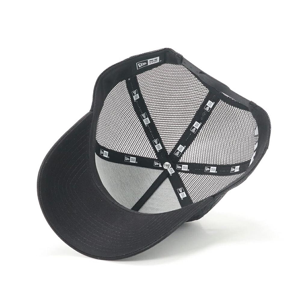 Сетчатая кепка ONSPOTZ Custom Made БЕСПЛАТНО 9Forty Trucker Essential [New Era] Черный/Черный A-образный вырез