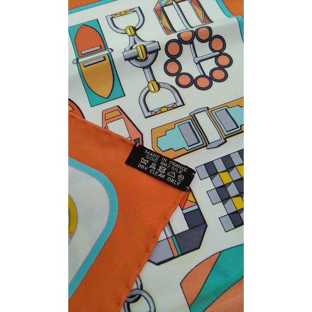 Б/у Шарф HERMES Carre 40 Carre en Boucle