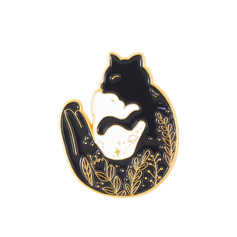 Starry Hugging Animals Enamel Pins Custom Sun Moon Cat Deer Dragon Snake Koi Hands Brooches Lapel Badge Black White Jewelry Gift