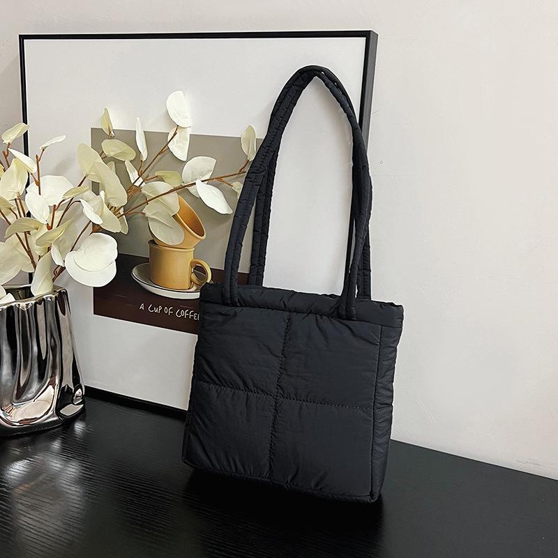 Корейская мода! Новая универсальная сумка через плечо с ромбовидным квадратным плетением, выполненная из хлопкового пуха, невероятно привлекательна.