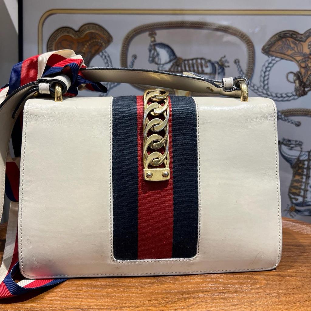 [Pre-Owned] Sylvie Gold Buckle Striped Web Satin Bow Wide Shoulder Strap Leather Handbag - Good #1PQFJDM