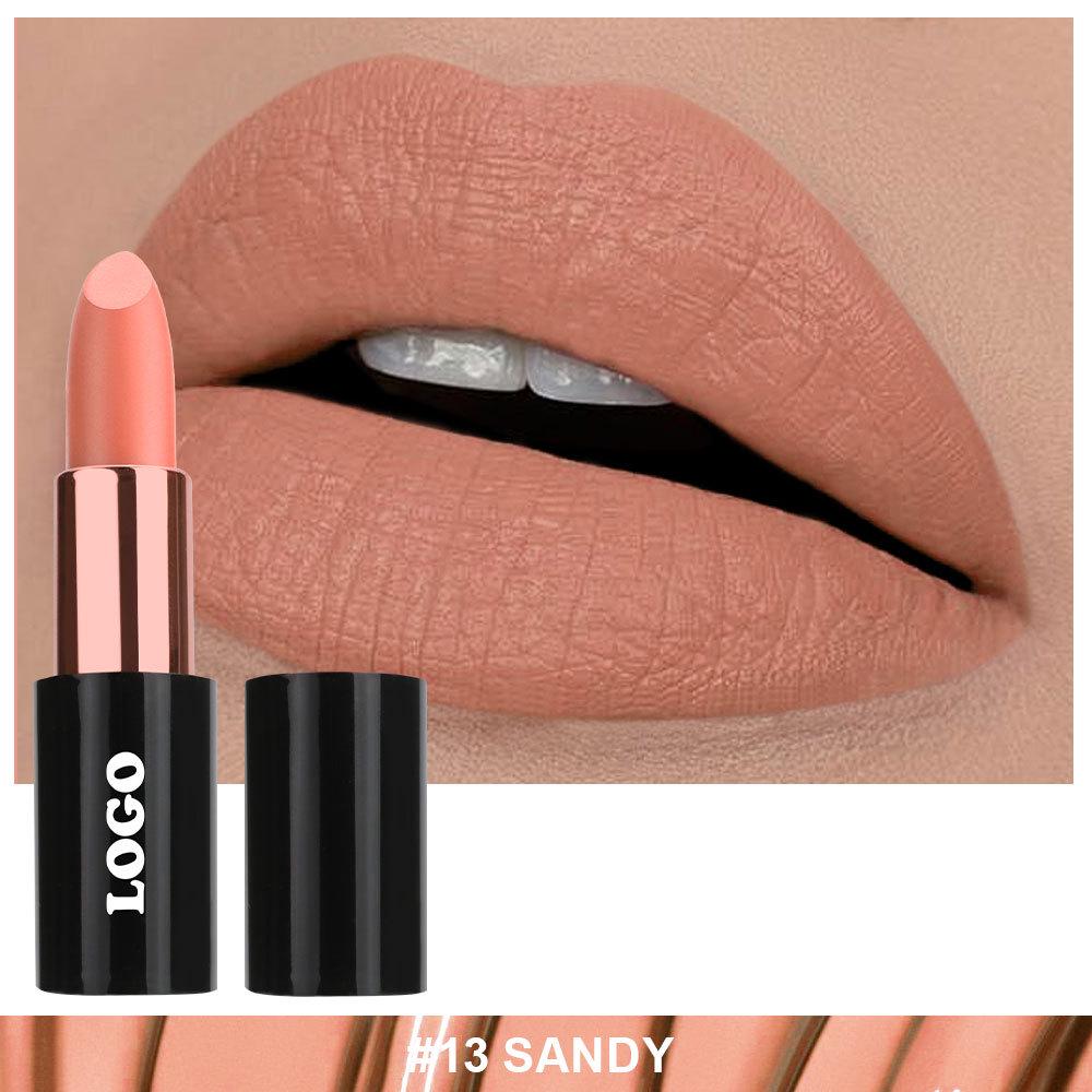 Водостойкая и не отпечатывающаяся матовая помада: Стойкая, Не выцветающая, Не липкая формула.