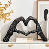 Скелет Руки Сердце Скульптура Готическая Статуэтка Жест Любви из Смолы в Форме Сердца Жест Пальцами Скелета Фигурка для Хэллоуина Домашний Декор Подарок