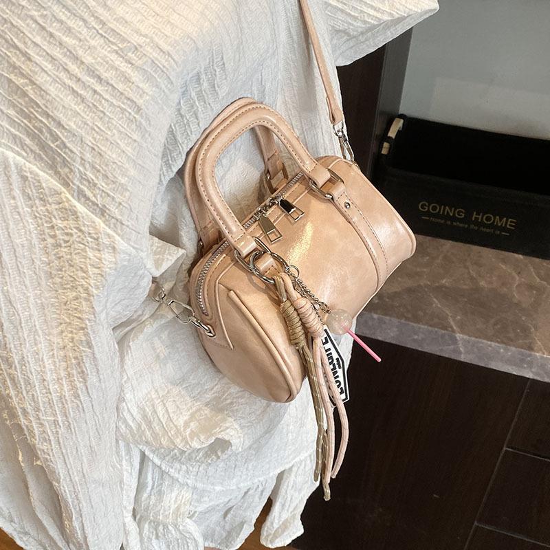 Весна и лето супер горячая маленькая сумка женская 2025 новая мода универсальная сумка-мессенджер популярная портативная сумка Бостон